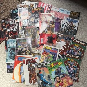 Mixed Comic Book Lot - Assorted Superhero Issues 100 issues